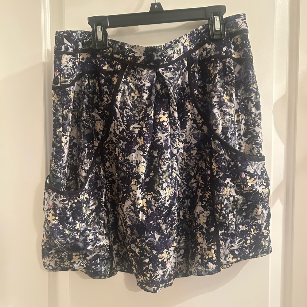 Anthropologie Lilu Black and Floral Silk Skirt With Pockets in Medium